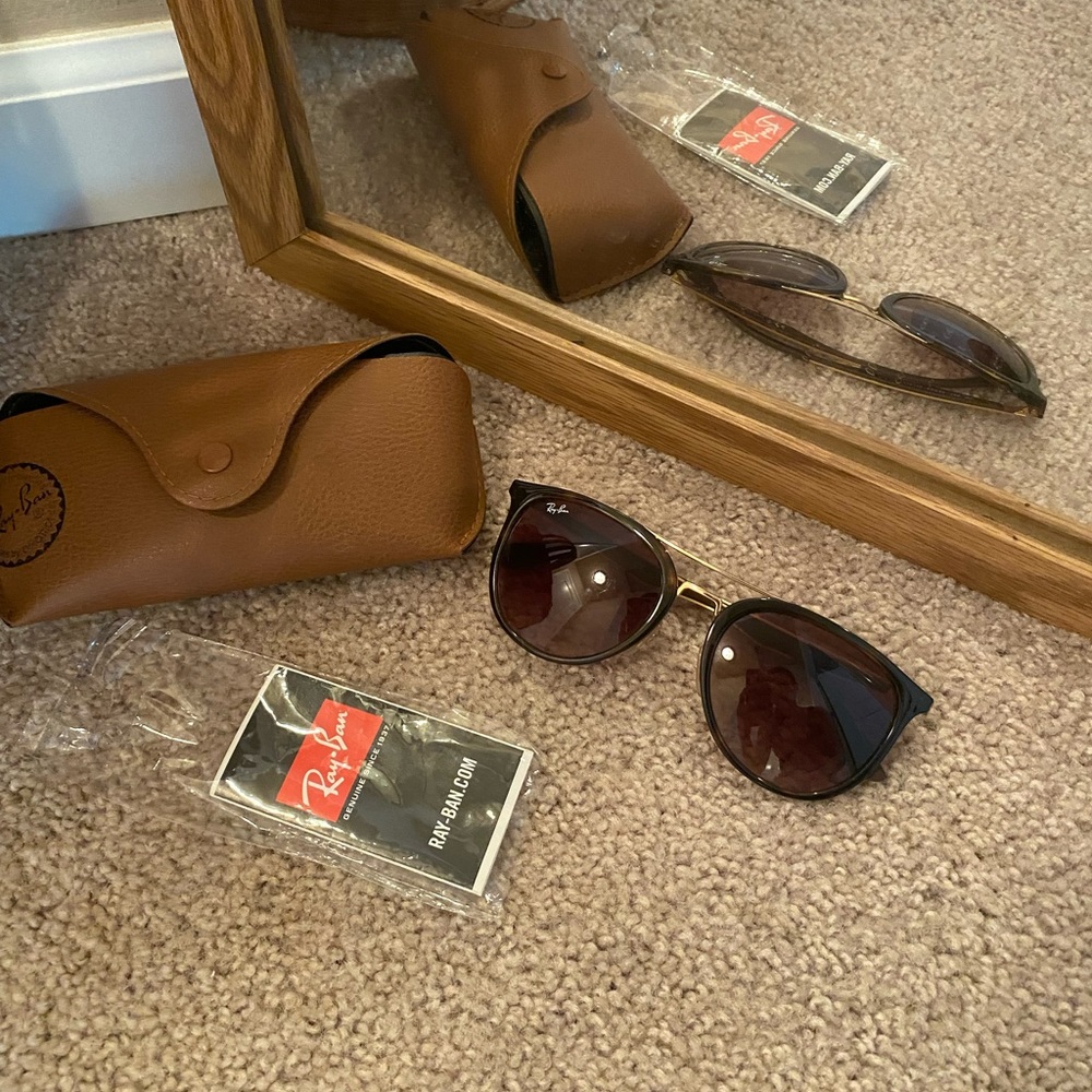 Ray-Ban aviator sunnies